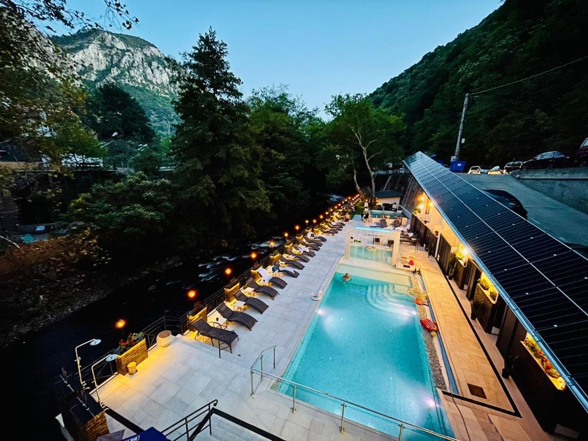 Hotel Holiday Maria 바일레헤르쿨라네 외부 사진