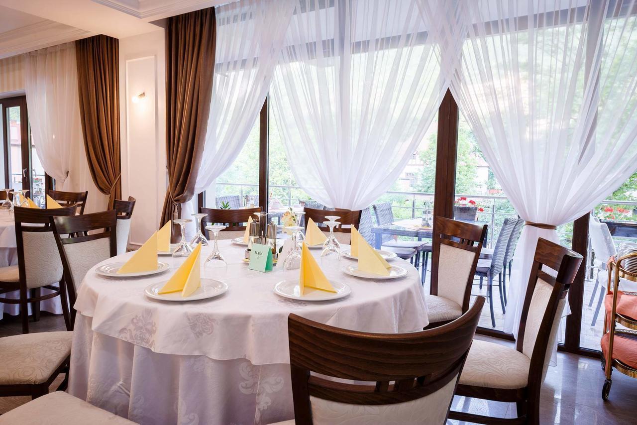 Hotel Holiday Maria 바일레헤르쿨라네 외부 사진
