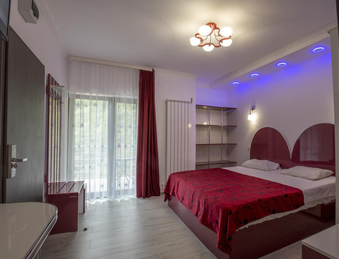 Hotel Holiday Maria 바일레헤르쿨라네 외부 사진