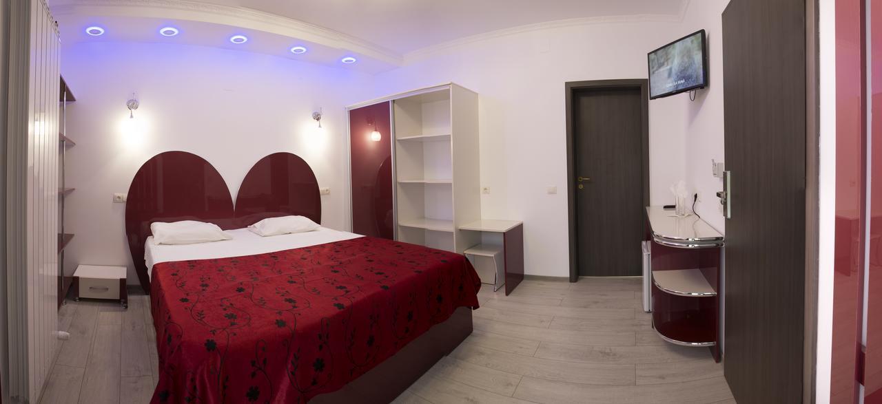 Hotel Holiday Maria 바일레헤르쿨라네 외부 사진