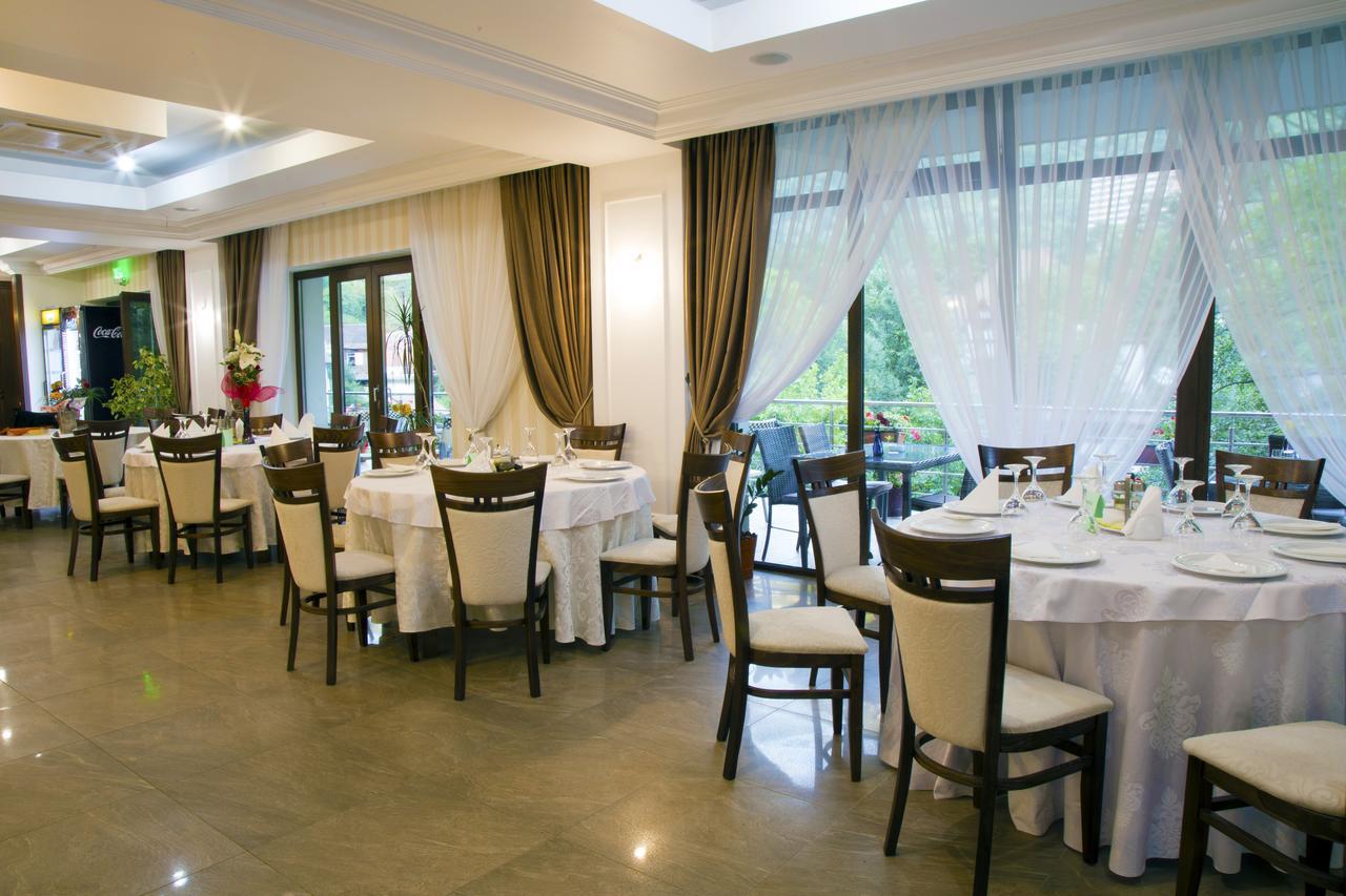 Hotel Holiday Maria 바일레헤르쿨라네 외부 사진