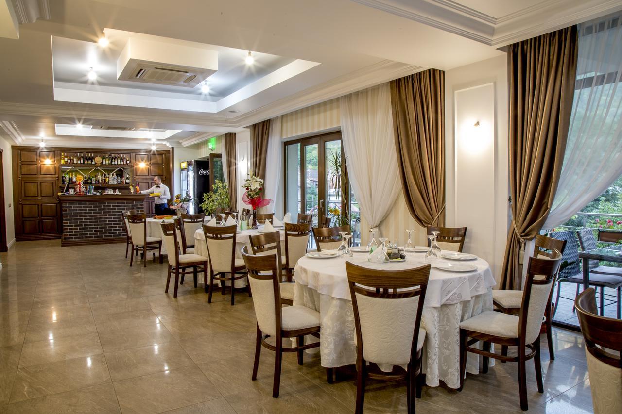 Hotel Holiday Maria 바일레헤르쿨라네 외부 사진