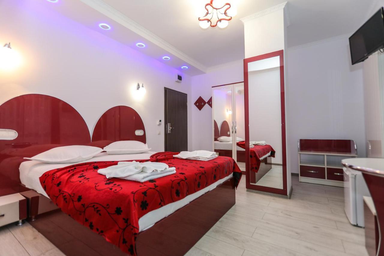 Hotel Holiday Maria 바일레헤르쿨라네 외부 사진